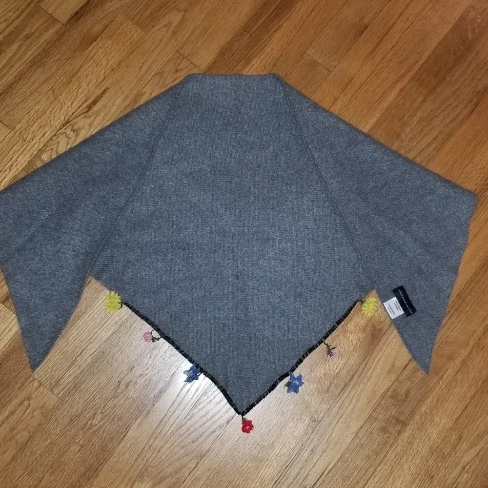 NWOT- Cashmere in Love (CiL) Scarf - Picture 3 of 7